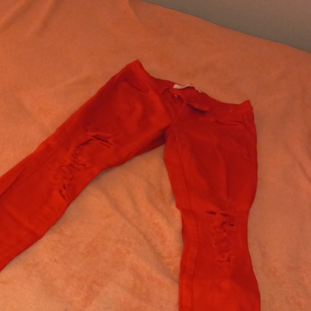 Red cut by the knee pants never worn